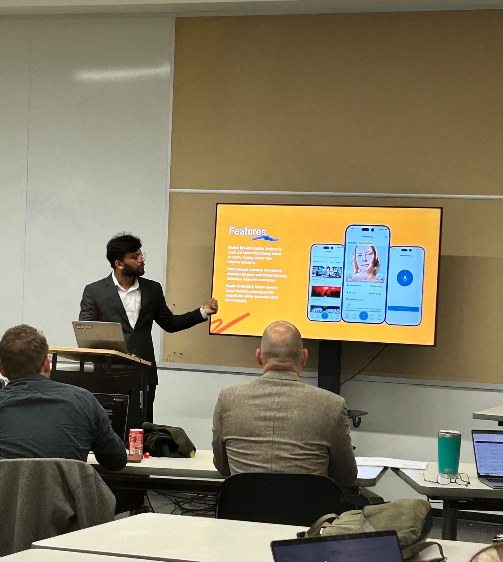 Stakeholder presentation — presenting research findings to the room